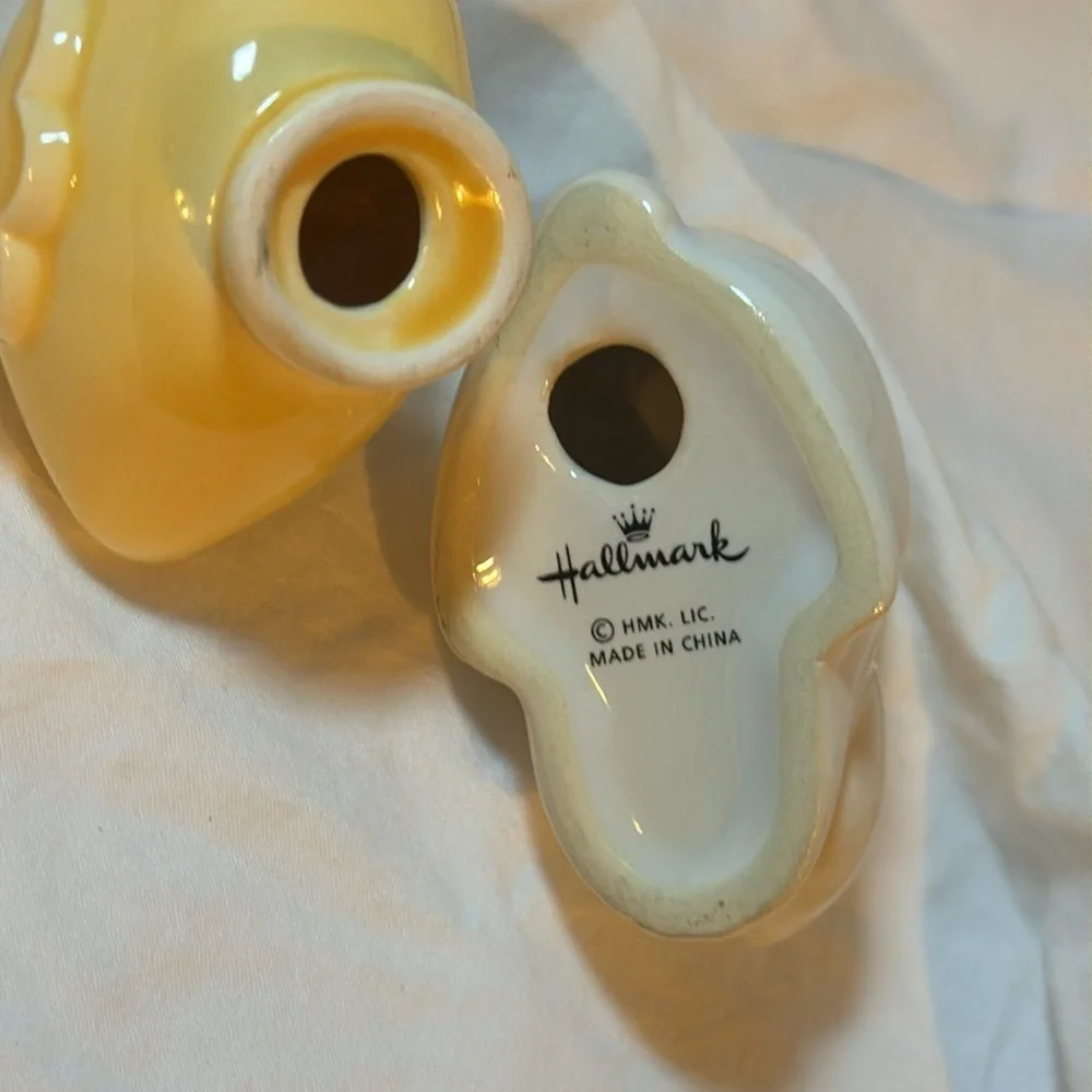 Mini Hallmark Bunny & Bird Salt and Paper Shakers. - no stoppers see pics